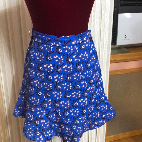 Suit - Picture 3 of 4